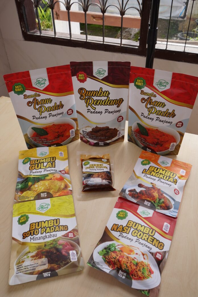 Vianti Maghdalena, pemilik Wan Alan, usaha bumbu masakan instan asal Kota Padang Panjang berhasil menembus pasar ekspor, (Foto: Ist)