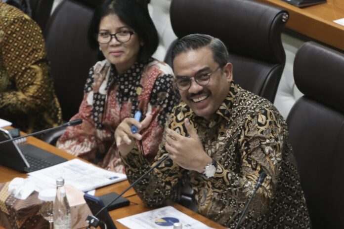 Menteri UMKM, Maman Abdurrahman dalam Rapat Kerja dengan Komisi VII DPR RI di Komplek Parlemen Senayan, Jakarta, Senin (18/5/2026). Foto: Investortrust/Mohammad Defrizal