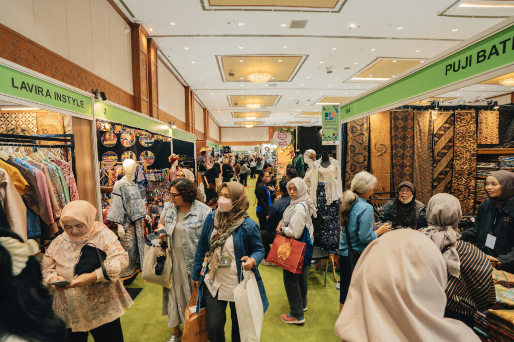 Ilustrasi pameran kerajinan tangan UMKM bertajuk Inacraft 2026 yang digelar PT Bank Mandiri Tbk bersama Asosiasi Eksportir dan Produsen Handicraft Indonesia (Asephi), baru-baru ini. Foto: Bank Mandiri.