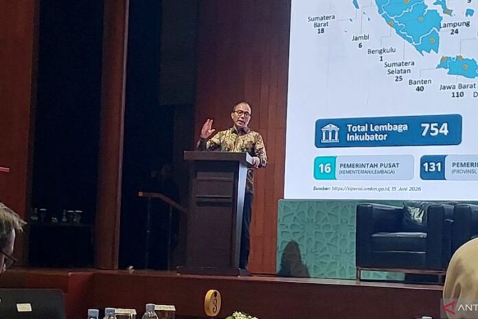 Deputi Bidang Kewirausahaan Kementerian UMKM, Riza Damanik dalam acara Islamic Financial Dialogue di Jakarta, Rabu (1/7/2026). Foto: Antara.
