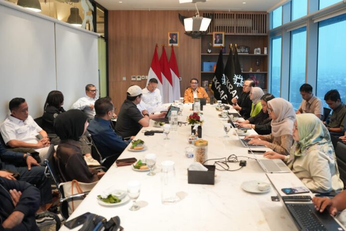 Menteri Ekonomi Kreatif/Kepala Badan Ekonomi Kreatif, Teuku Riefky Harsya menerima audiensi Aliansi Industri Event Nasional di Kantor Kementerian Ekonomi Kreatif, Jakarta, Rabu (1/7/2026). Foto: Kementerian Ekraf.