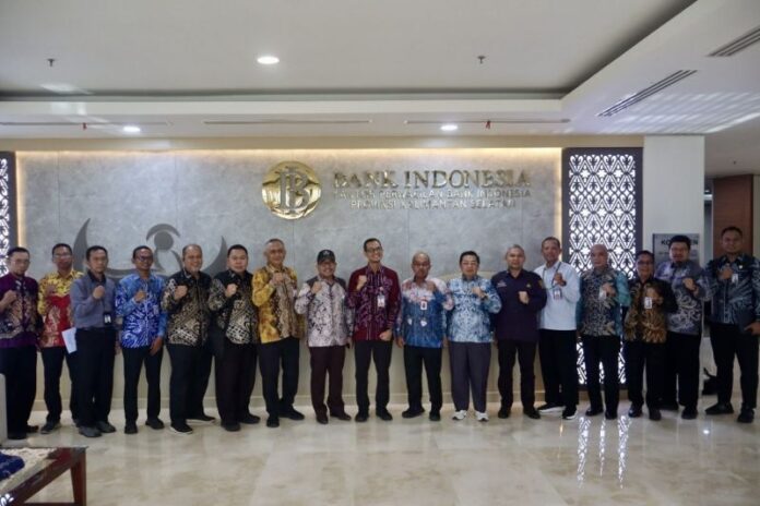 Jajaran Pemprov Kalsel dan Bank Indonesia (BI) Kalsel menggelar pertemuan untuk membahas pengembangan industri intan di Banjarmasin, Kalimantan Selatan, Kamis (16/7/2026). Foto: Antara.