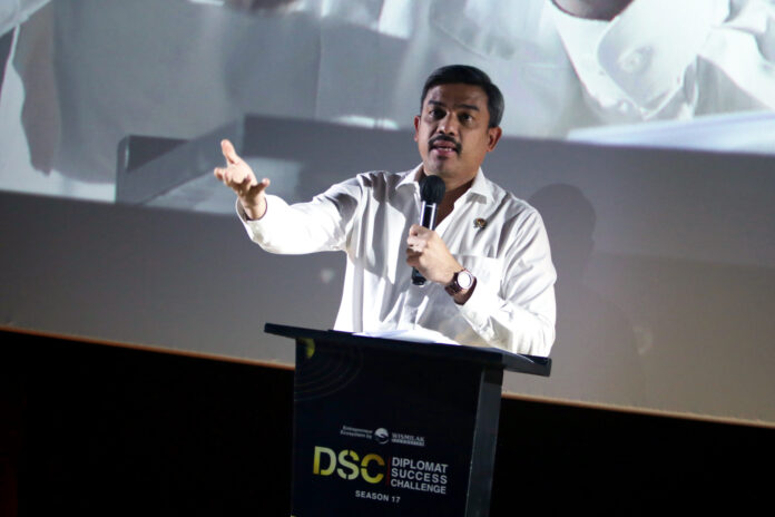 Menteri UMKM, Maman Abdurrahman memberi sambutan pada acara Kick Off Diplomat Success Challenge Season 17, di Jakarta, Kamis (9/7/2026). Foto: Investortrust/Mohammad Defrizal