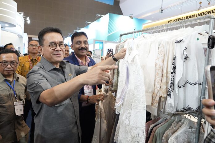Menteri Perdagangan (Mendag), Budi Santoso pada pameran industri tekstil di Jakarta International Expo (JIExpo), Jakarta, baru-baru ini. Foto: Investortrust/Dicki Antariksa.