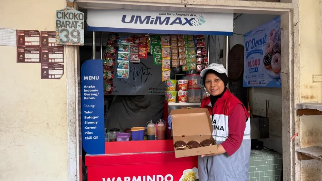 Program UMiMAX PT Pertamina (Persero) yang membantu pekerja terdampak pemutusan hubungan kerja (PHK) membangun usaha ultra mikro. Foto: Pertamina.