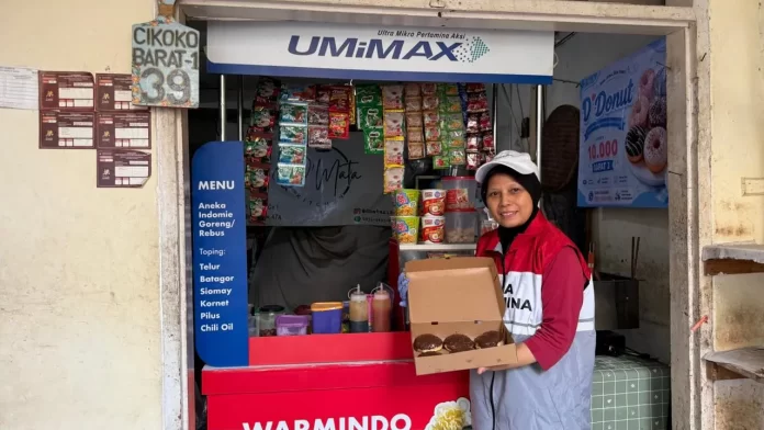 Program UMiMAX PT Pertamina (Persero) yang membantu pekerja terdampak pemutusan hubungan kerja (PHK) membangun usaha ultra mikro. Foto: Pertamina.