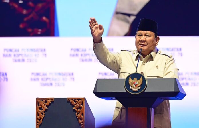 Presiden Prabowo Subianto menyampaikan sambutan pada peringatan Hari Koperasi Nasional (Harkopnas) 2026 di Indonesia Arena, Gelora Bung Karno (GBK), Jakarta, Minggu (12/7/2026). Foto: BPMI Setpres/Muchlis Jr.